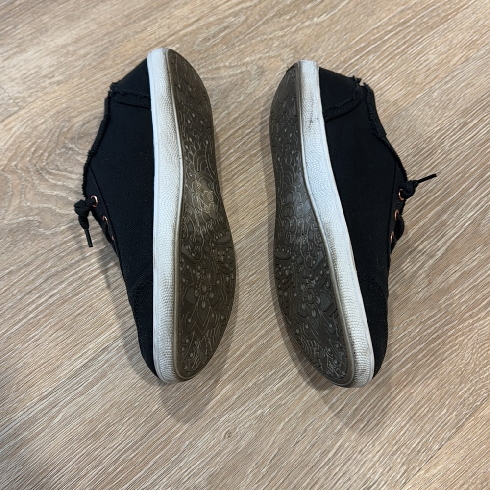 Bobs slip on shoes size 8 - Picture 3 of 6